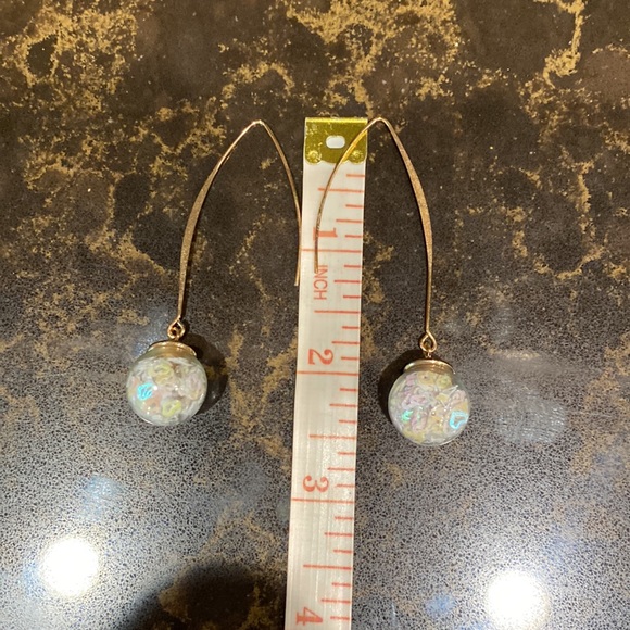 Melody Fashion Earrings with ball filled with iridescent hearts! - Picture 6 of 6